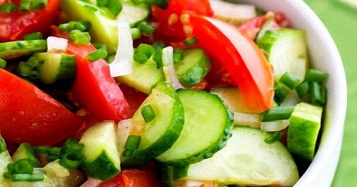 Несовместимые продукты, или почему нельзя есть салат из помидор и огурцов