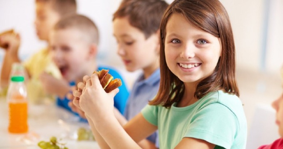 Завтрак для детей-школьников: основные правила и идеи для рецептов